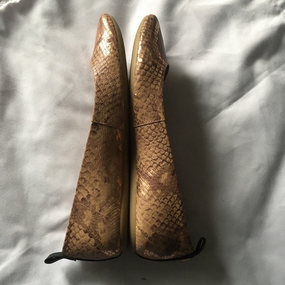 Karl Lagerfeld | Snakeskin-Embossed Leather Ballet Flats - Picture 6 of 10